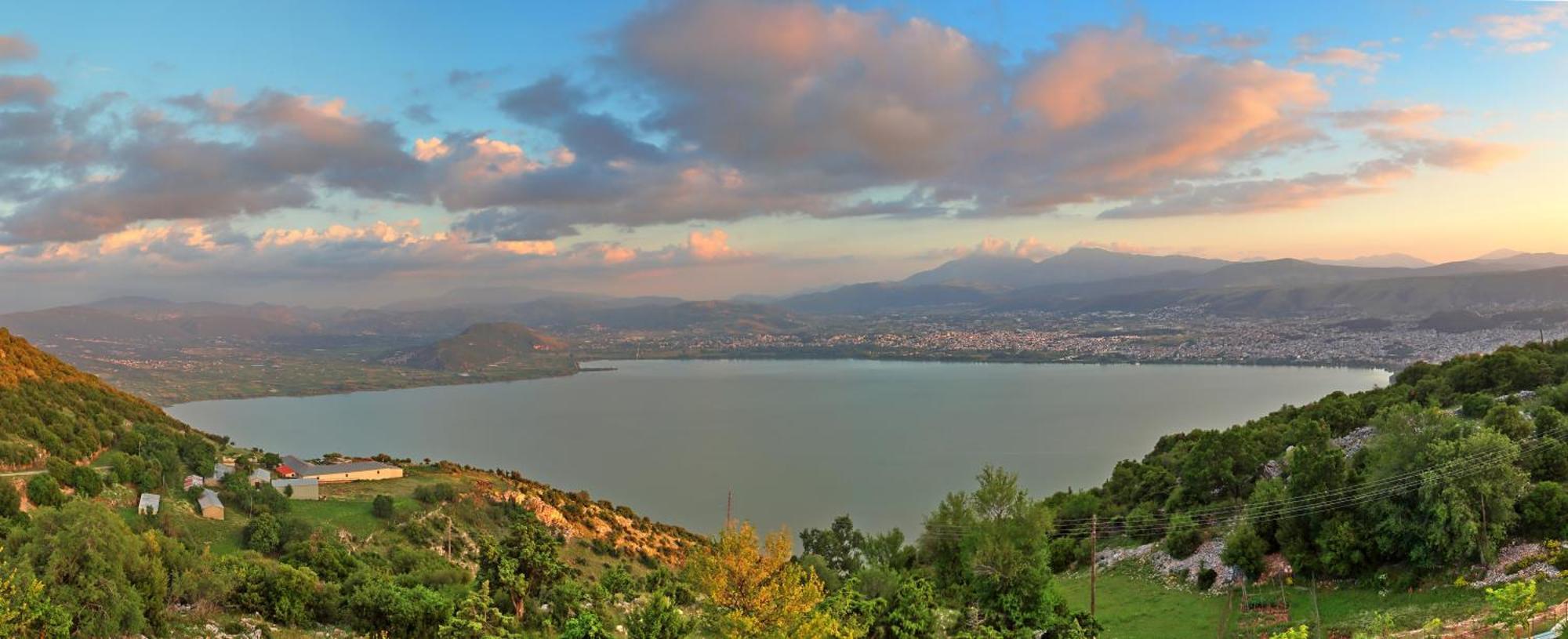 Arktos Hotel Ioannina Ngoại thất bức ảnh
